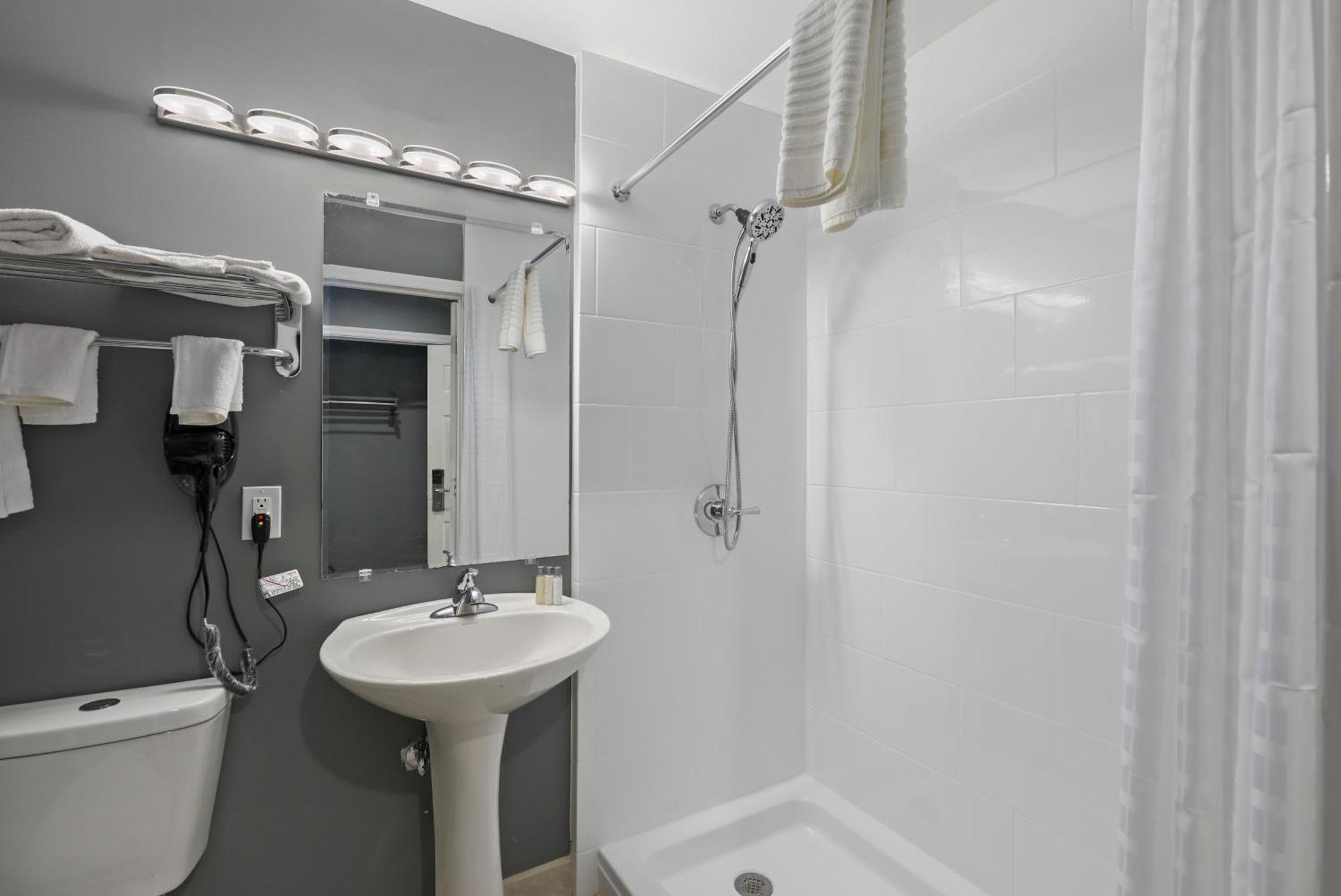 Four Seasons Country Inn Глазгоу Екстериор снимка