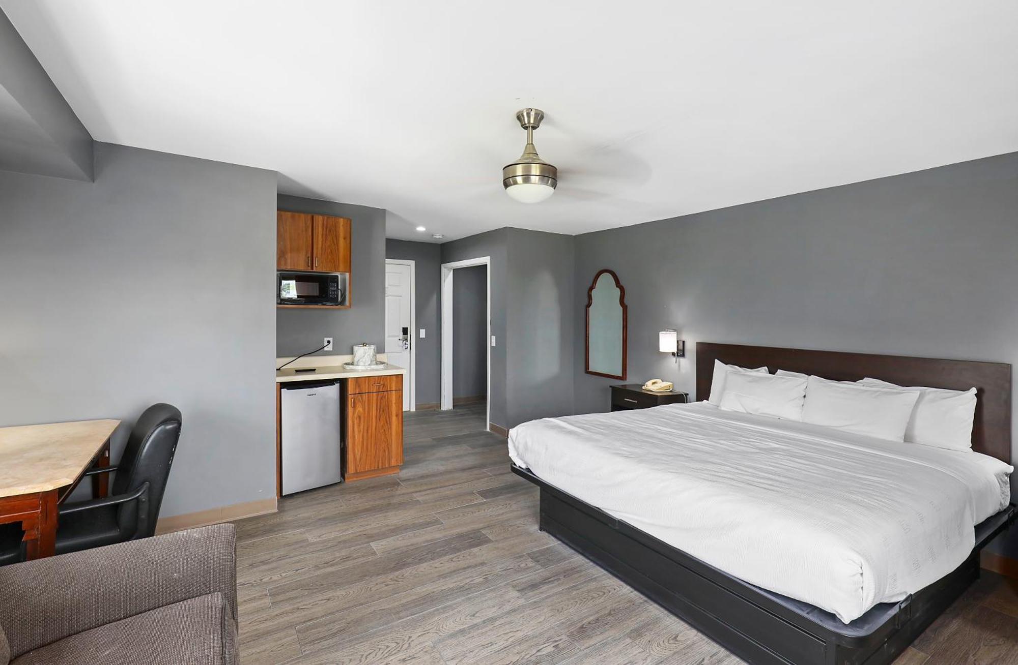 Four Seasons Country Inn Глазгоу Екстериор снимка