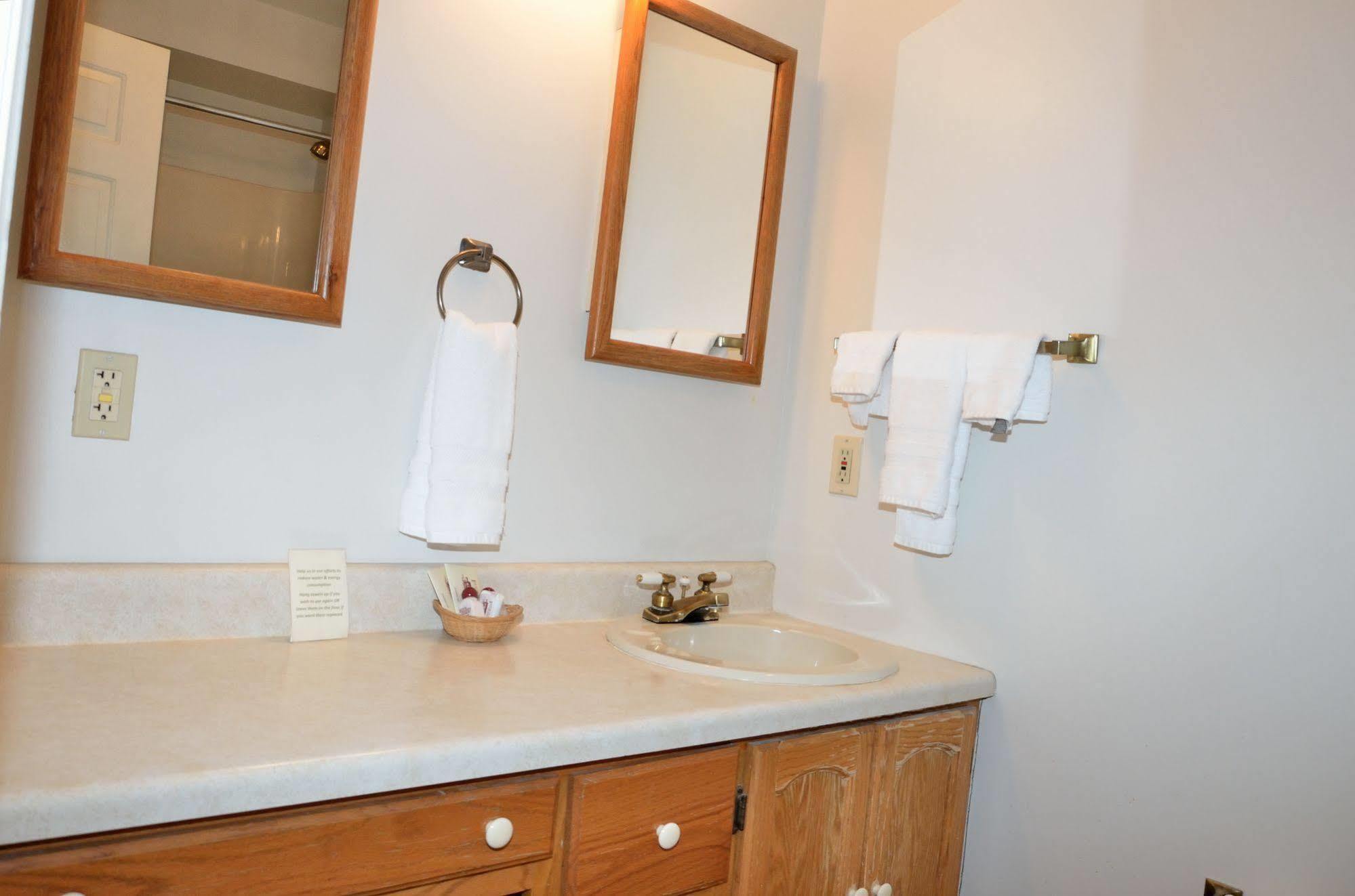 Four Seasons Country Inn Глазгоу Екстериор снимка